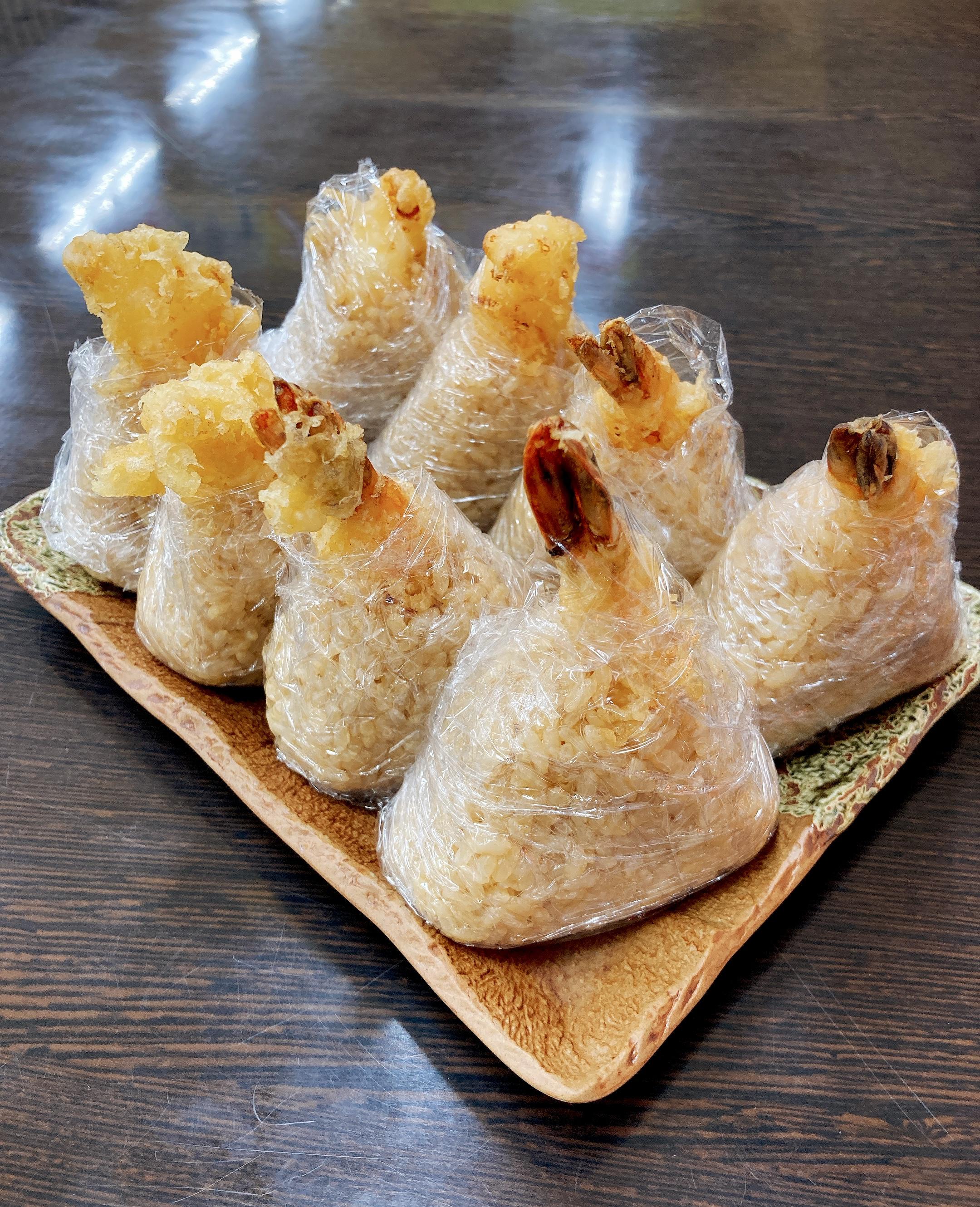 海老天むすび 天麩羅 秋光 ショップニュース 八戸のうまいもんがみんな揃う The市場 八食センター 海老天むすび 天麩羅 秋光 ショップニュース 八戸のうまいもんがみんな揃う The市場 八食センター